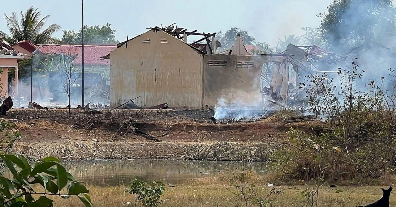 U eksploziji u vojnoj bazi u Kambodži poginulo je 20 ljudi, oštećeno i 25 kuća u blizini baze
